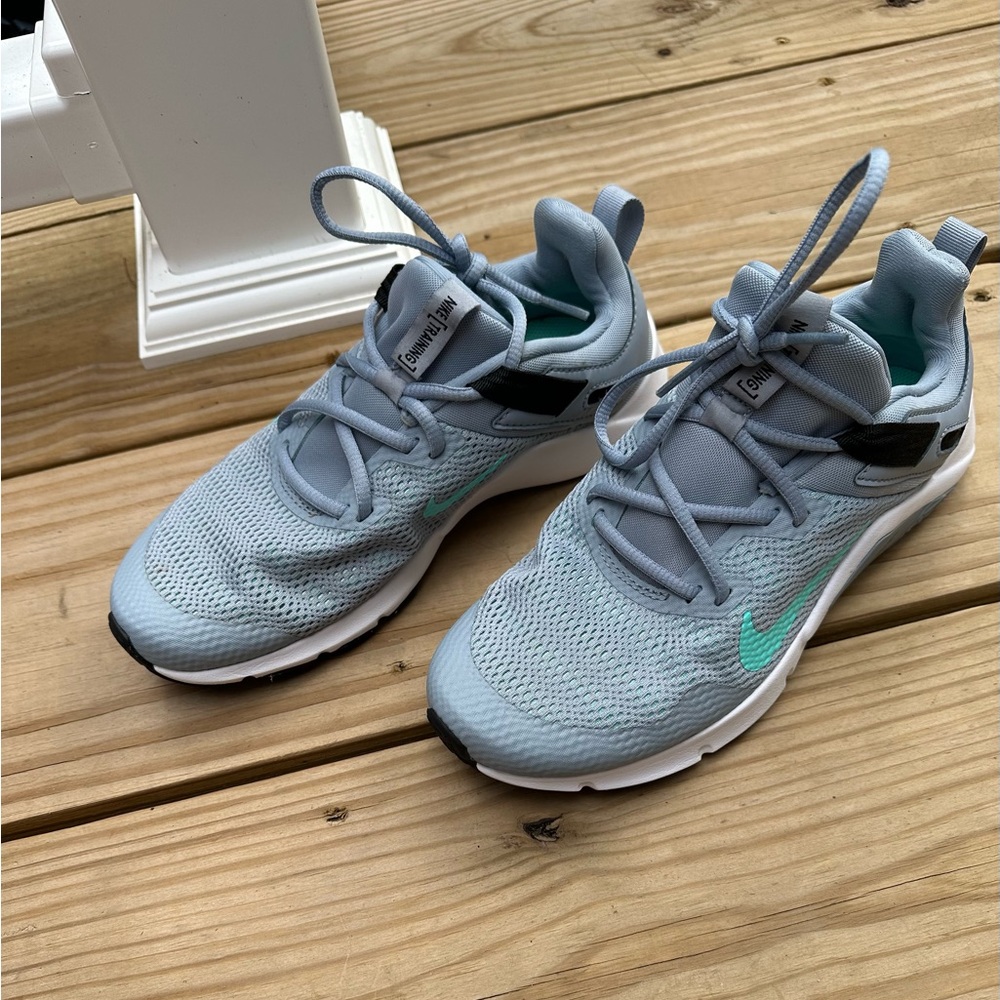 Women’s Nike Shoes, size 8. Only worn a handful of times. Excellent condition.
